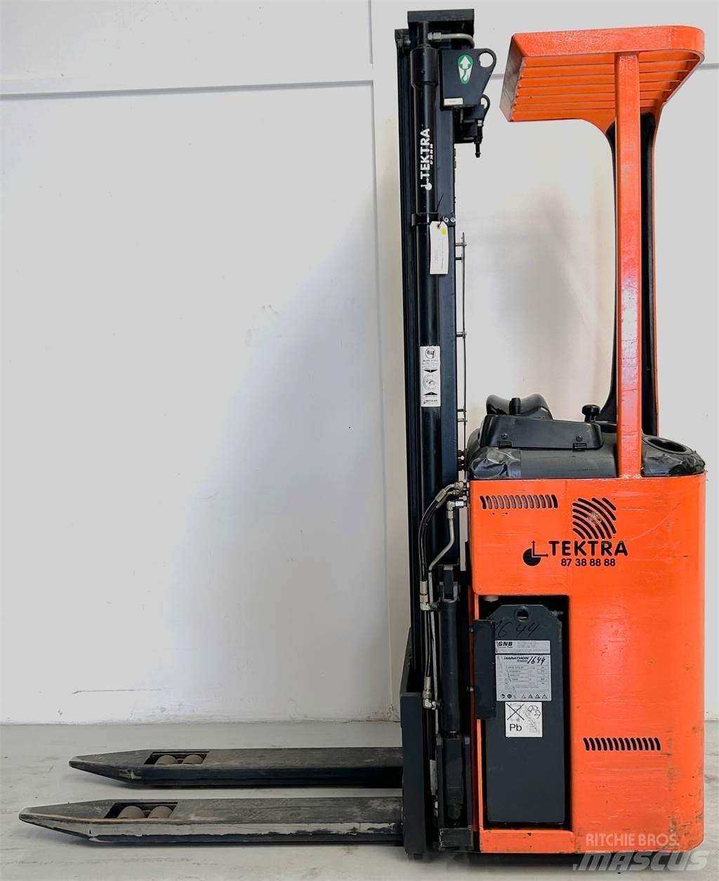 Rocla SST 12 TREV 自走式スタッカー