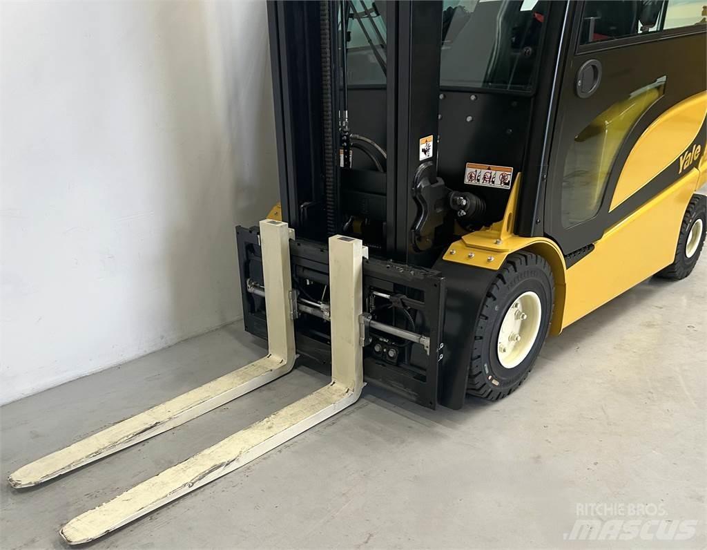 Yale ERP30VL (LWB) バッテリーフォークリフト