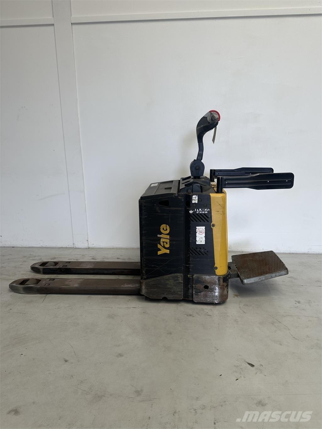 Yale MP20X FBW - 400 AH ローリフトとプラットフォーム
