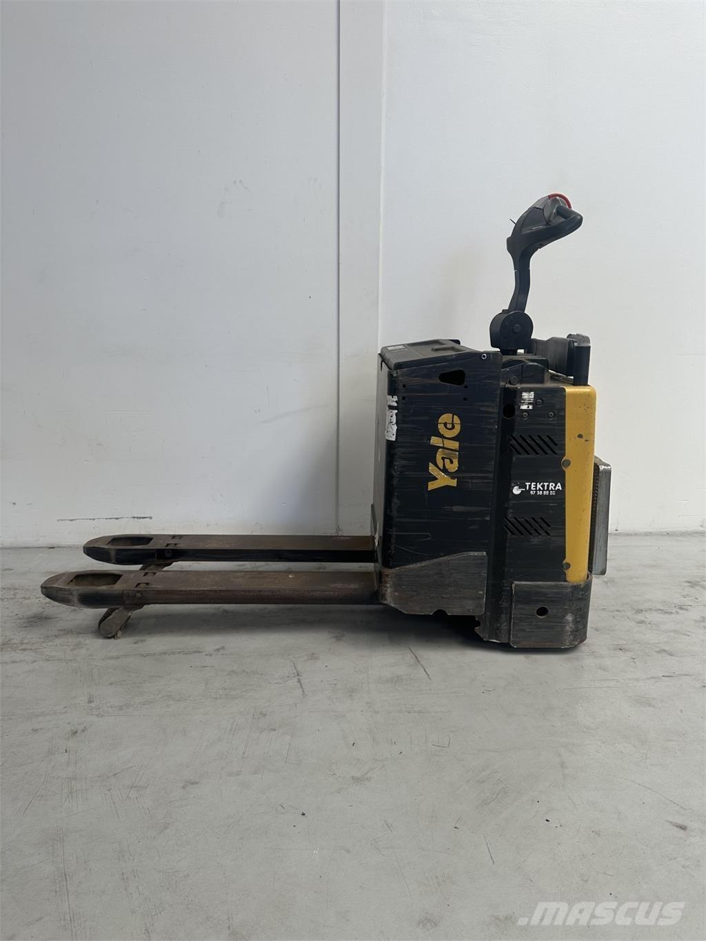 Yale MP20X FBW - 400 AH ローリフトとプラットフォーム