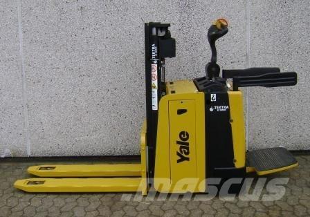 Yale MP20XD 自走式スタッカー