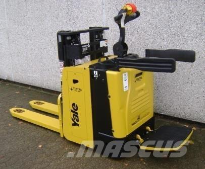 Yale MP20XD 自走式スタッカー