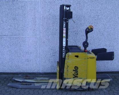 Yale MS12X 自走式スタッカー