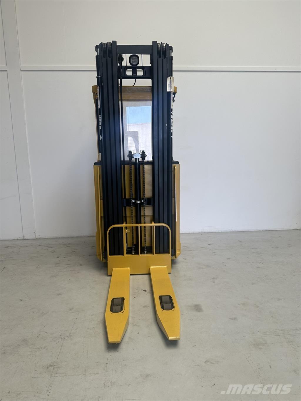Yale MS15S 自走式スタッカー