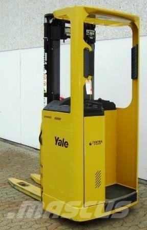 Yale SMS12S 自走式スタッカー