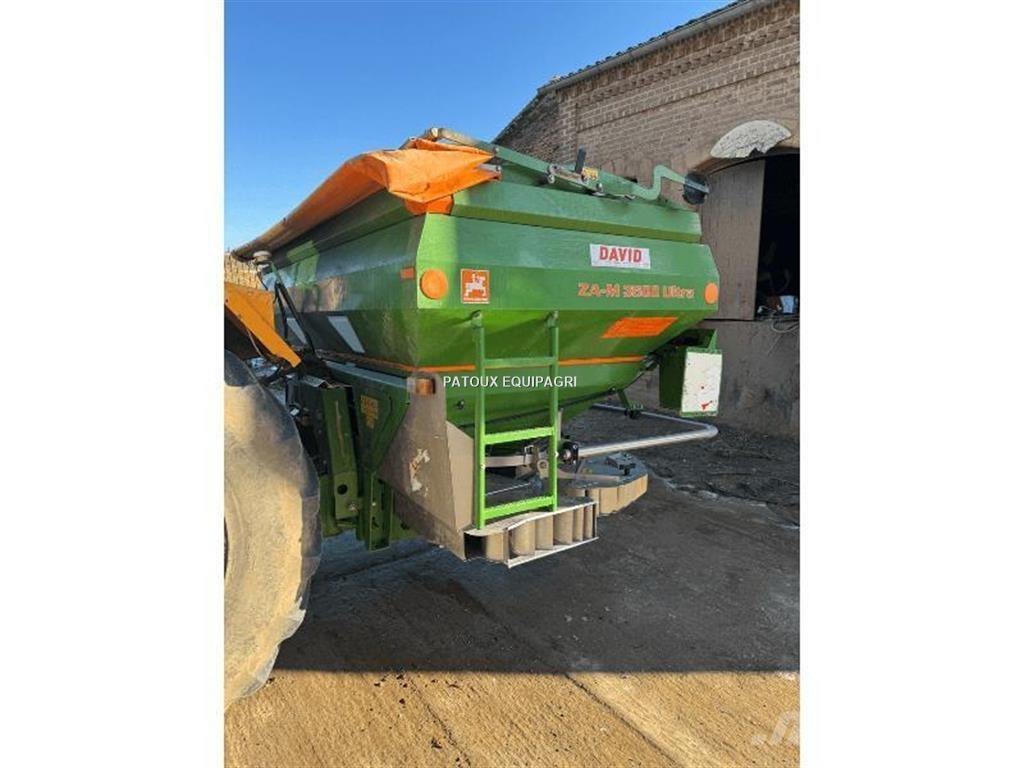 Amazone ZAM ULTRA ミネラル散布機