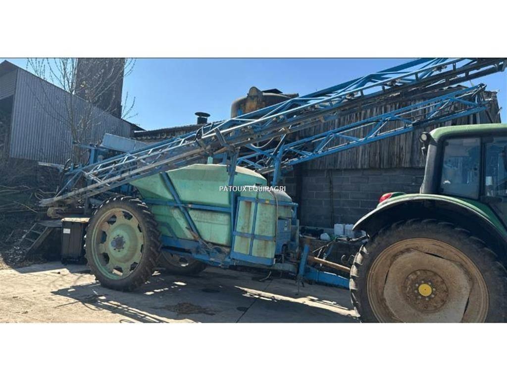 Berthoud MAJOR 32 牽引型スプレイヤー