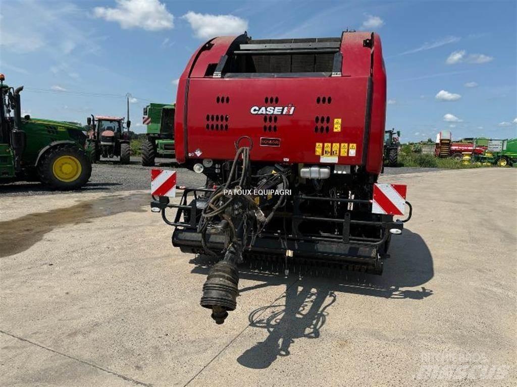 Case IH RB465 ラウンドベーラー