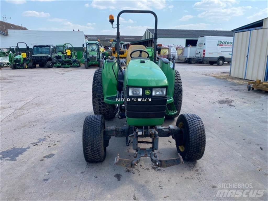 John Deere 4710 トラクター
