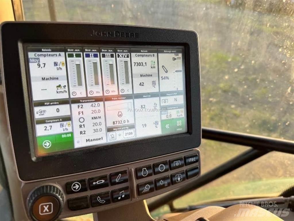 John Deere 6155R トラクター