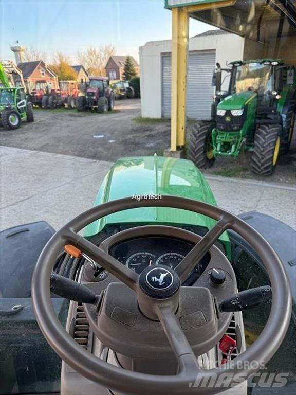 John Deere 6155R トラクター