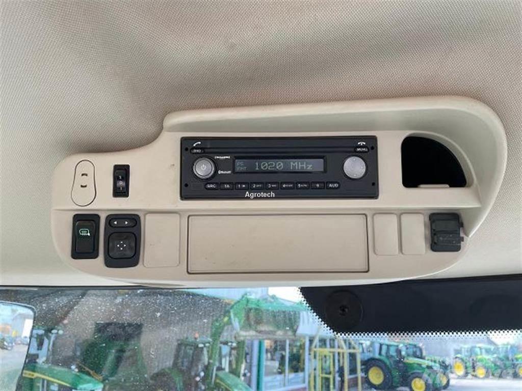 John Deere 6215R トラクター