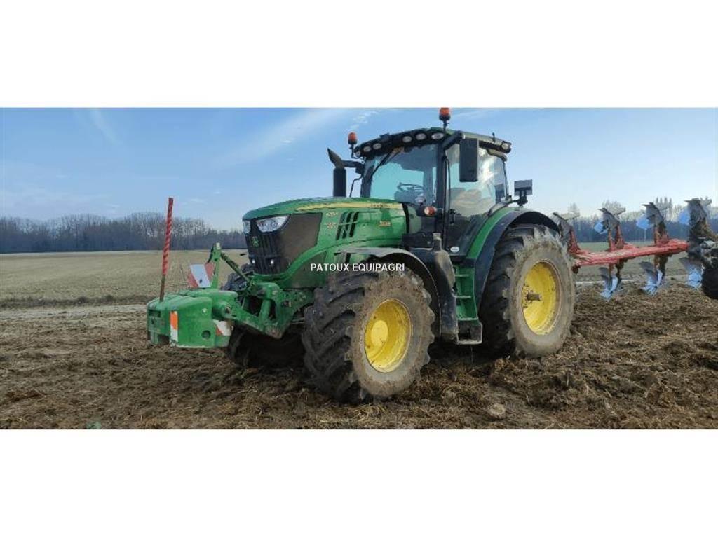 John Deere 6215R トラクター
