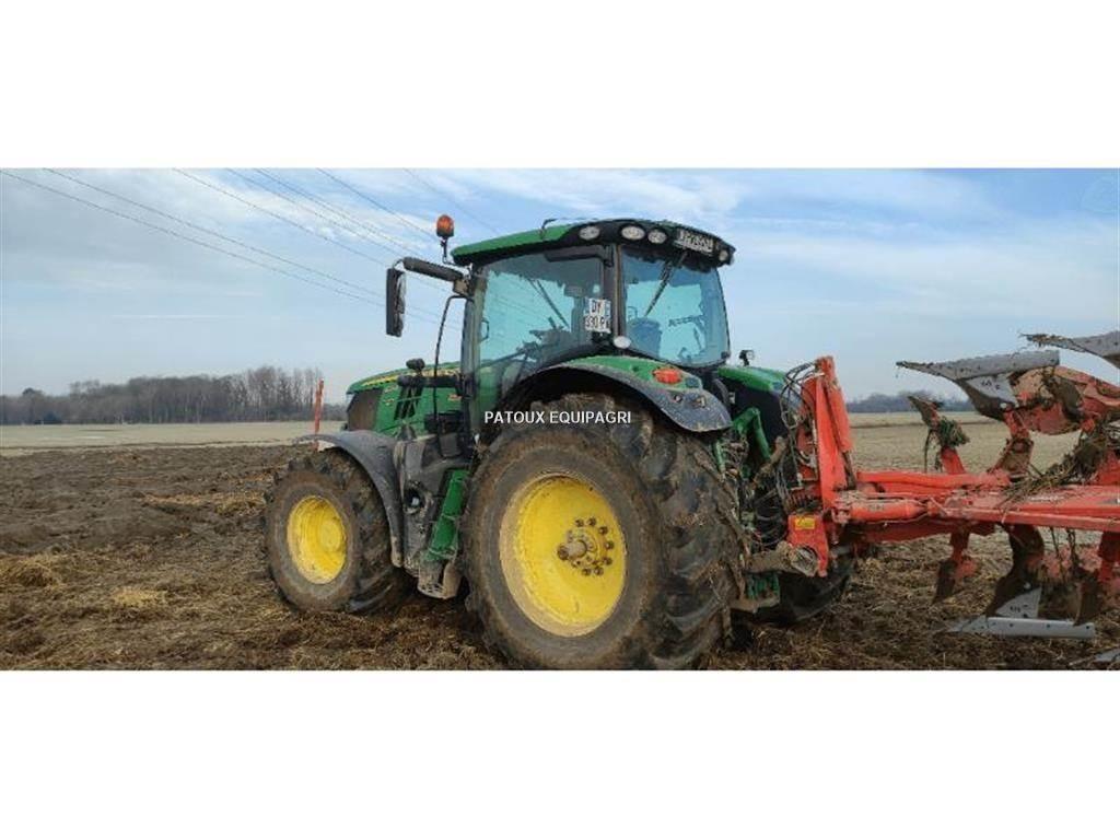 John Deere 6215R トラクター