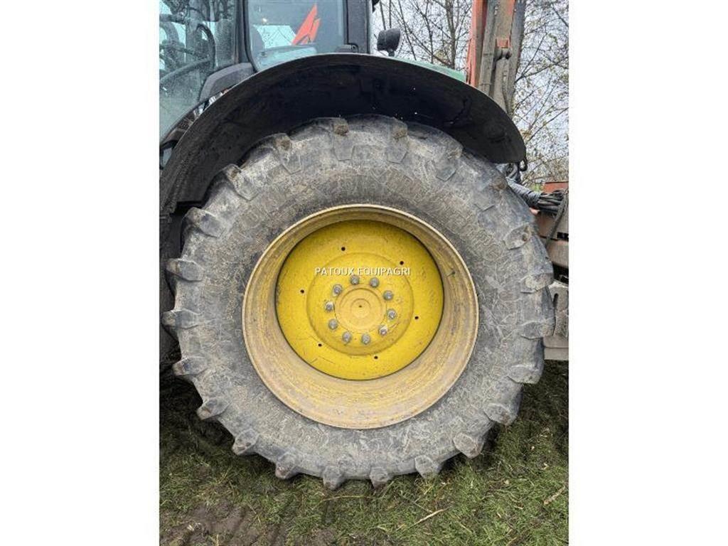 John Deere 6R195 トラクター
