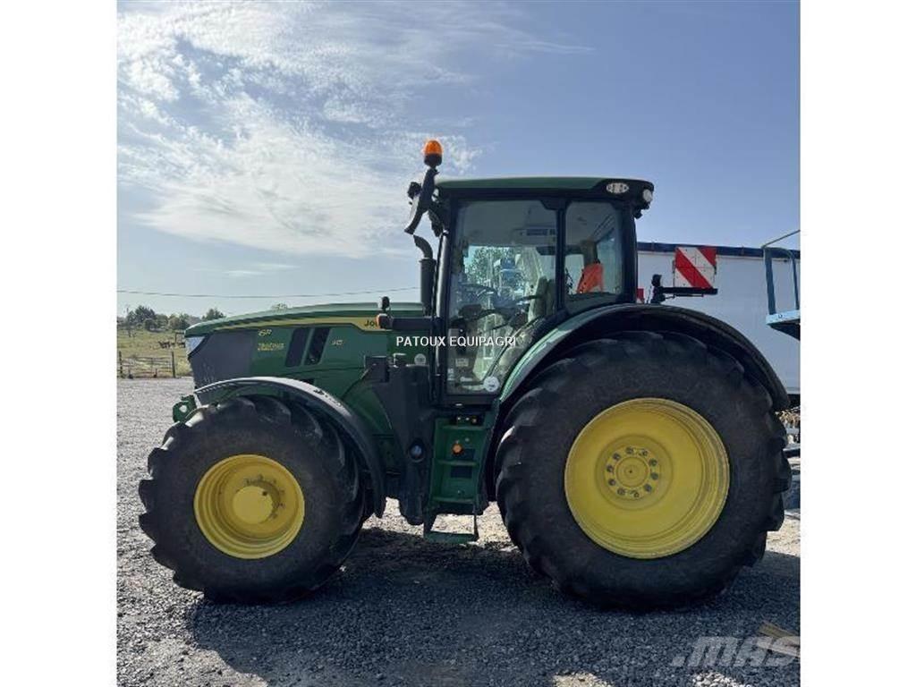 John Deere 6R215 トラクター