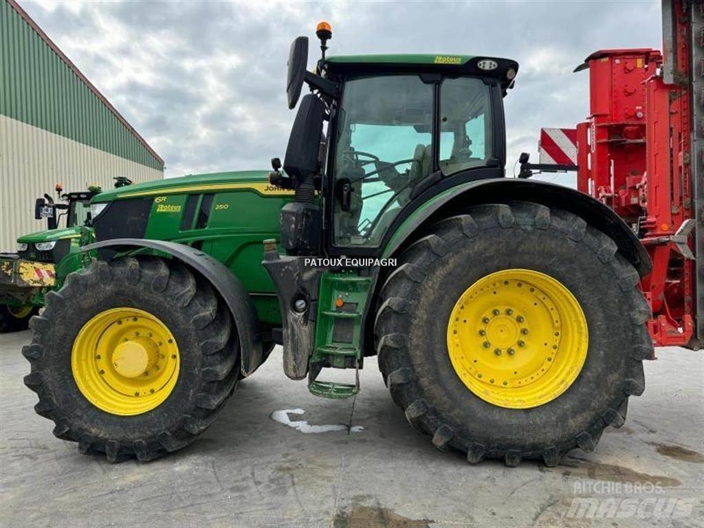 John Deere 6R250 トラクター