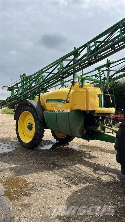 John Deere 732 牽引型スプレイヤー