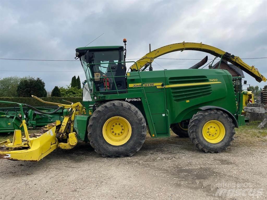John Deere 7450 フォレージハーベスター