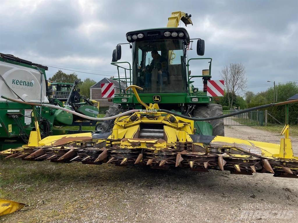 John Deere 7450 フォレージハーベスター