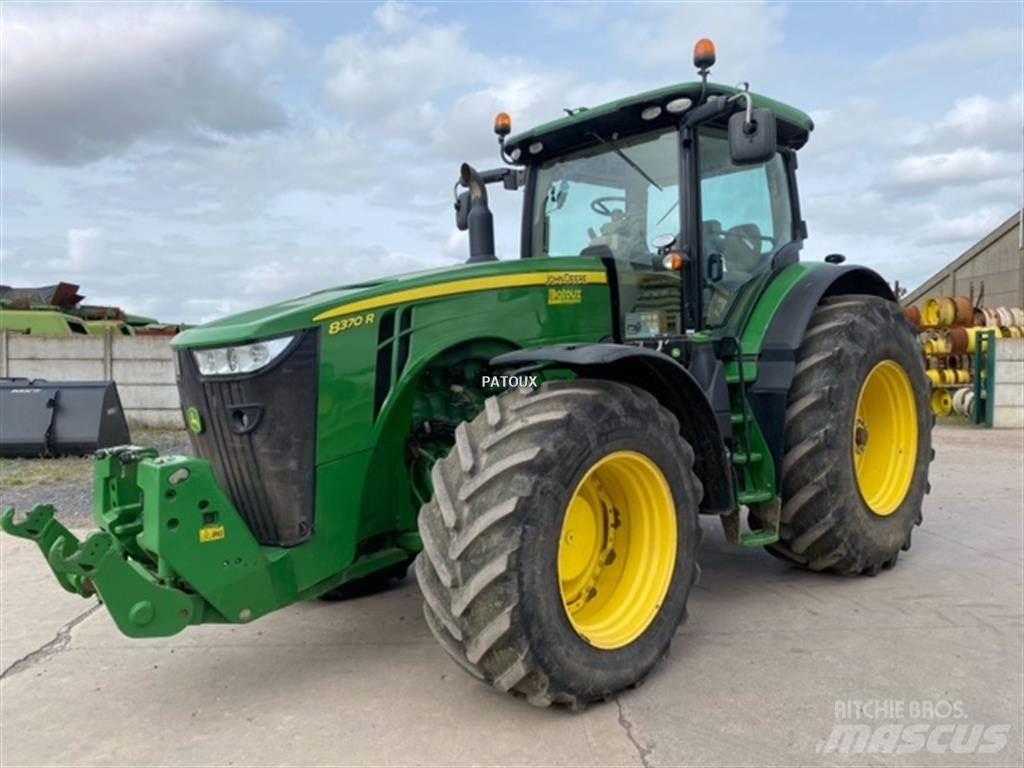 John Deere 8370R トラクター