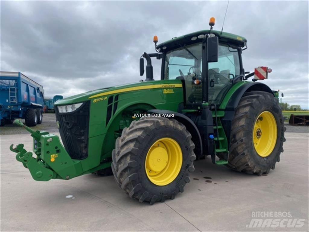 John Deere 8370R トラクター
