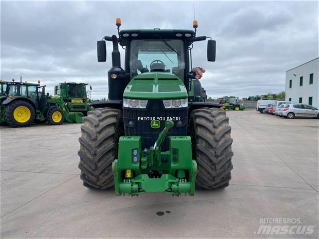 John Deere 8370R トラクター