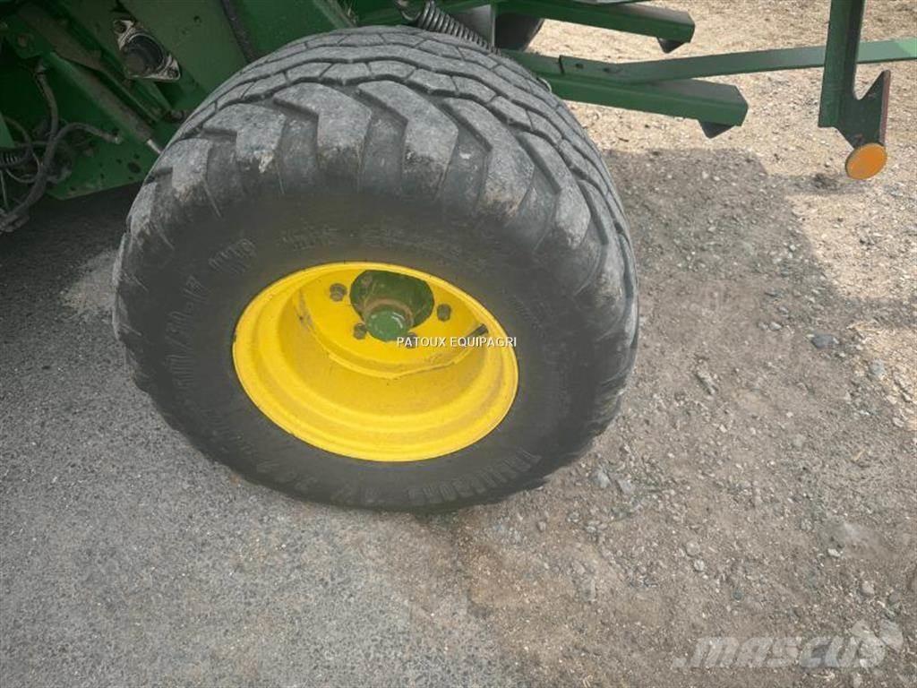 John Deere 864 ラウンドベーラー