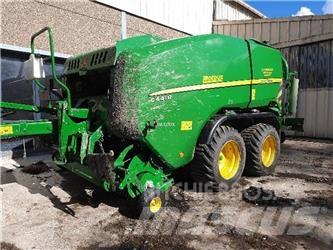 John Deere C441R ラッピングマシーン