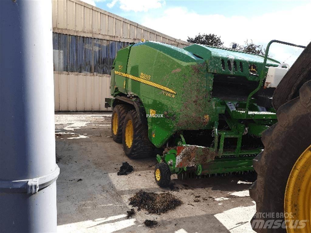 John Deere C441R ラッピングマシーン