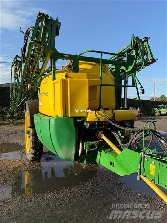 John Deere M740 牽引型スプレイヤー