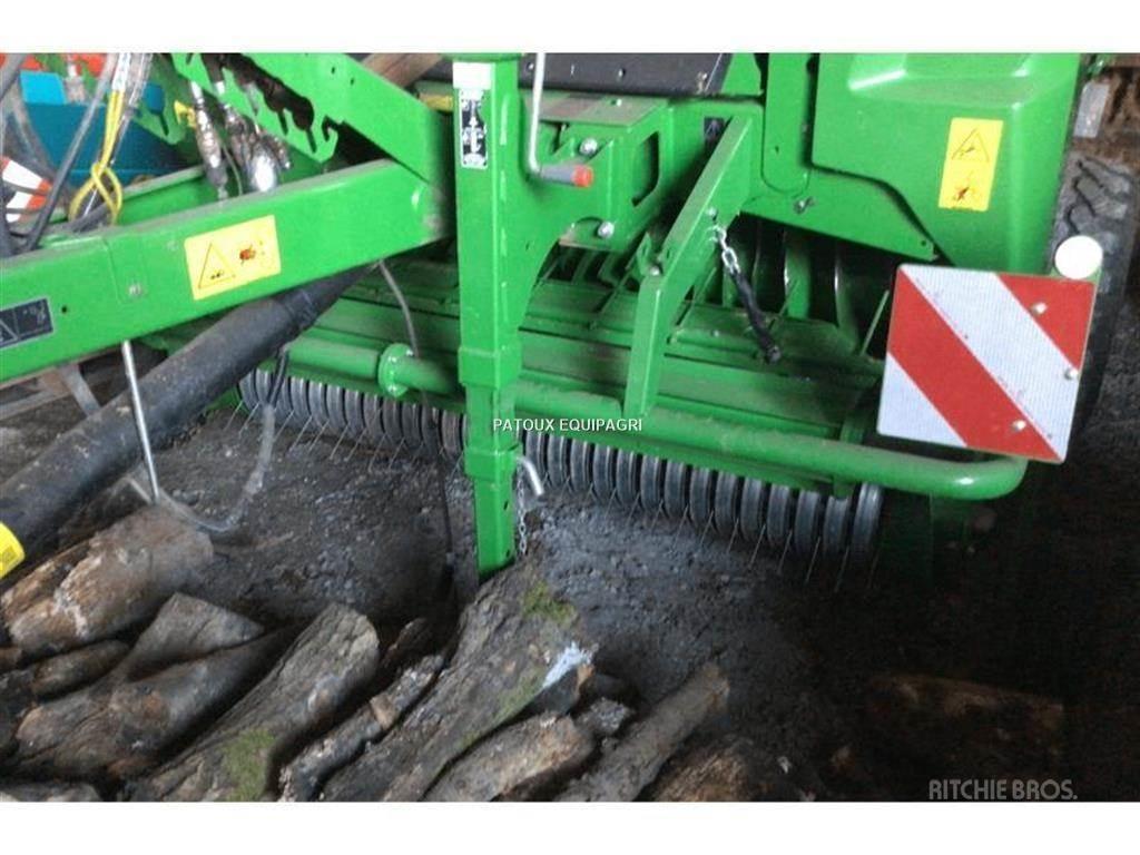 John Deere V461M ラウンドベーラー