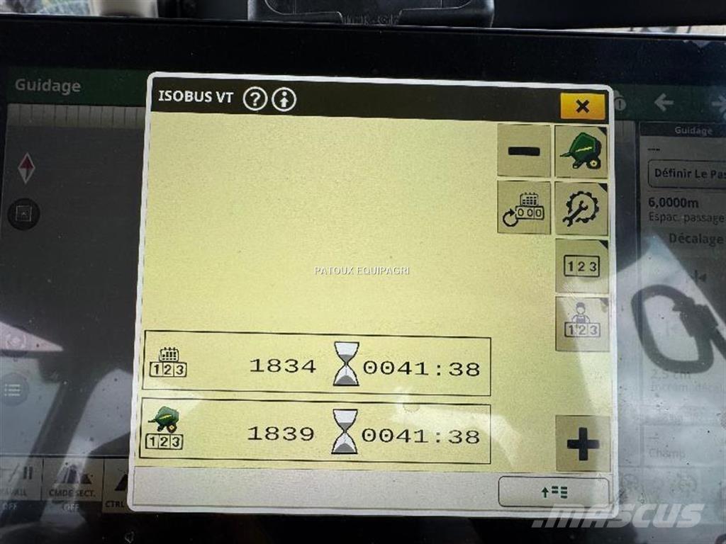 John Deere V461R ラウンドベーラー
