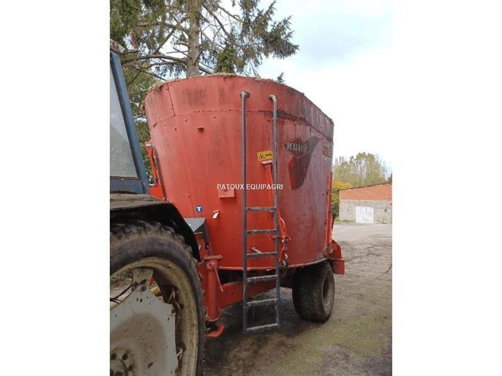 Kuhn 1070 ミキサーフィーダー