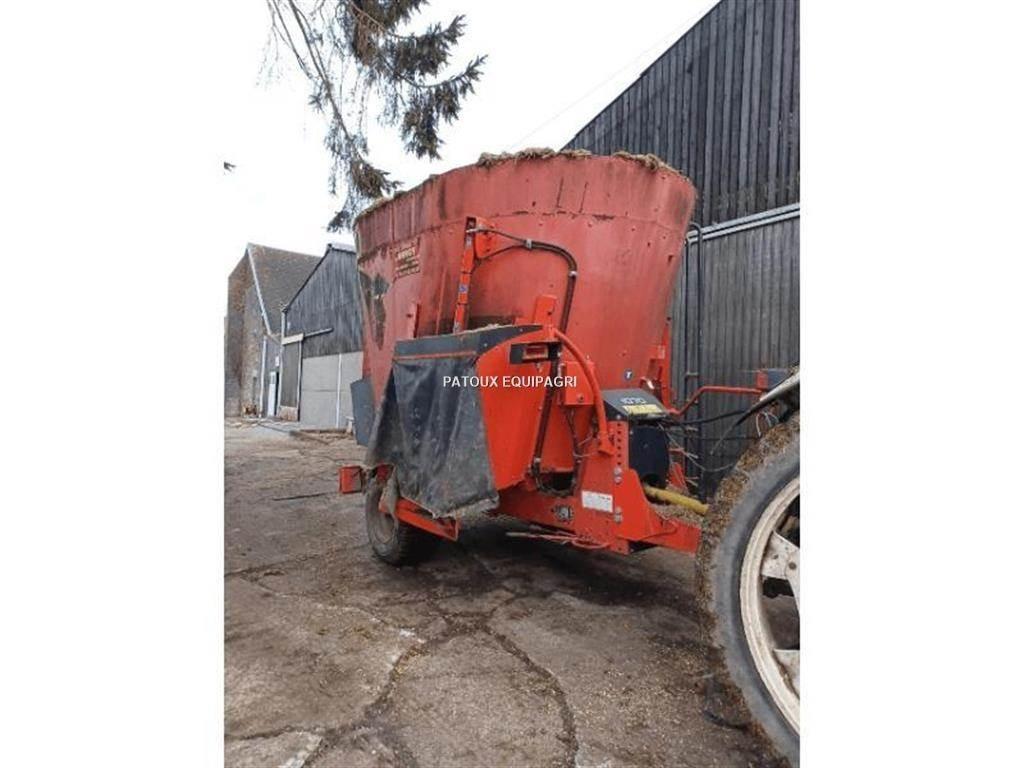 Kuhn 1070 ミキサーフィーダー