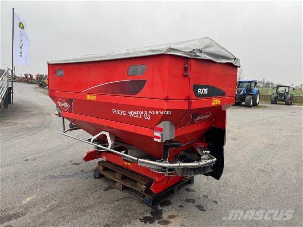 Kuhn AXIS50.1W ミネラル散布機