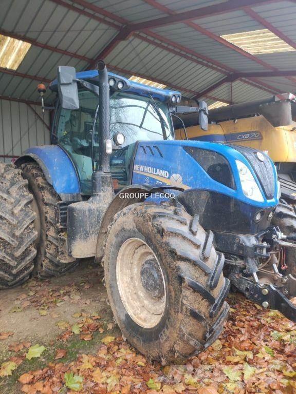 New Holland T7.210 トラクター