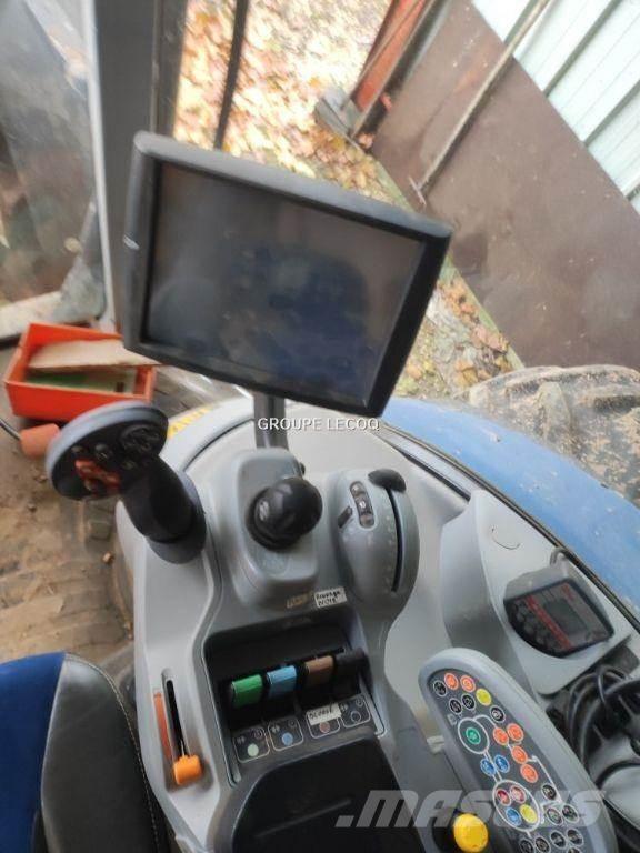 New Holland T7.210 トラクター