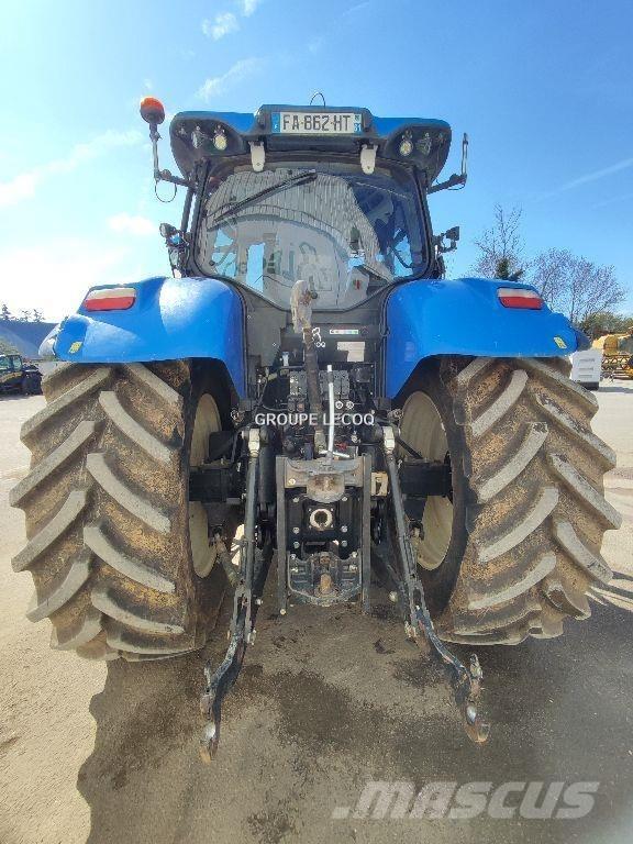 New Holland T7.245 トラクター