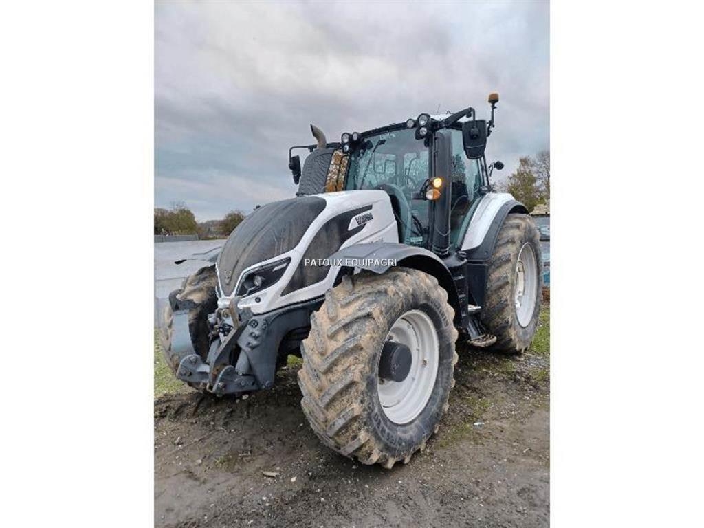 Valtra T214 DIRECT トラクター