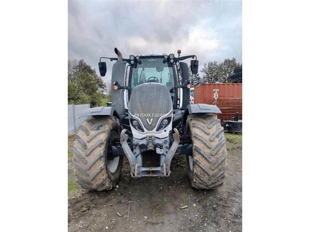 Valtra T214 DIRECT トラクター