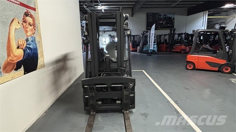 Linde N.V.T. バッテリーフォークリフト