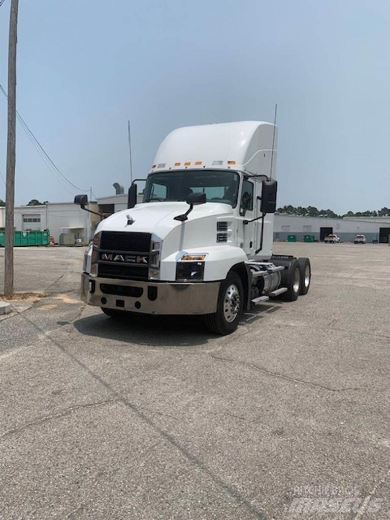 Mack CXU613 中古トラクターヘッド | トレーラーヘッド