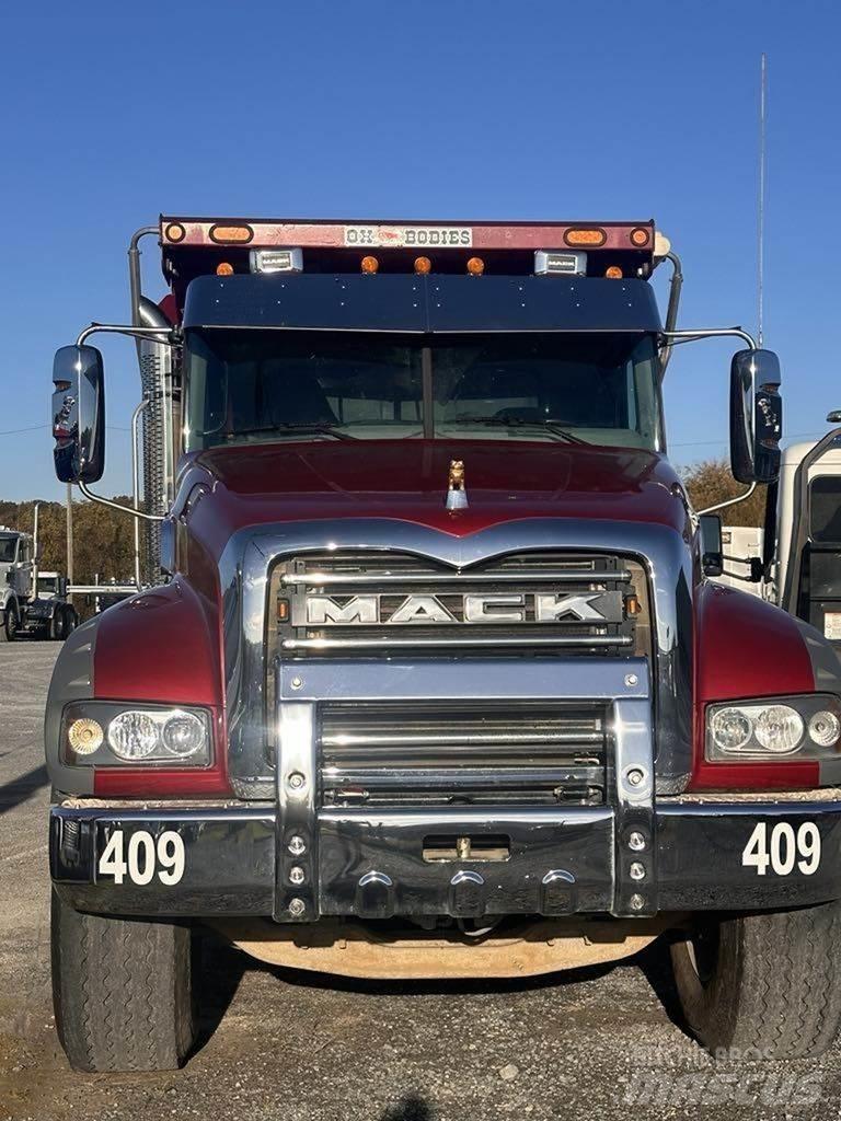 Mack GR104FR ダンプ