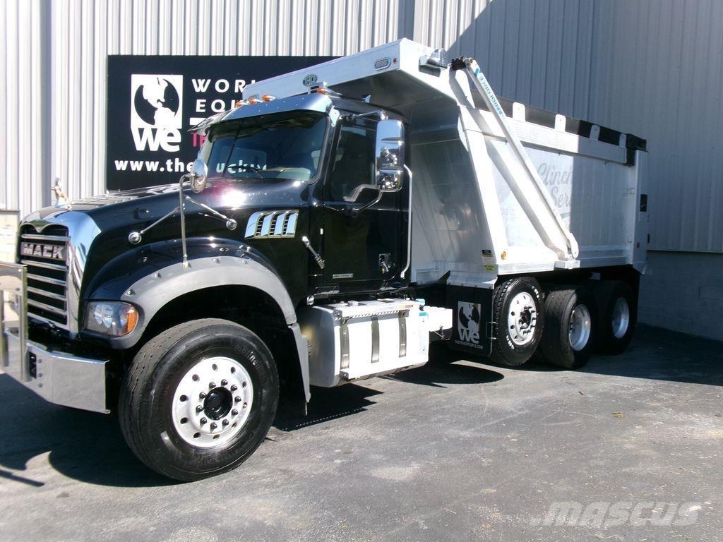 Mack GR64F ダンプ