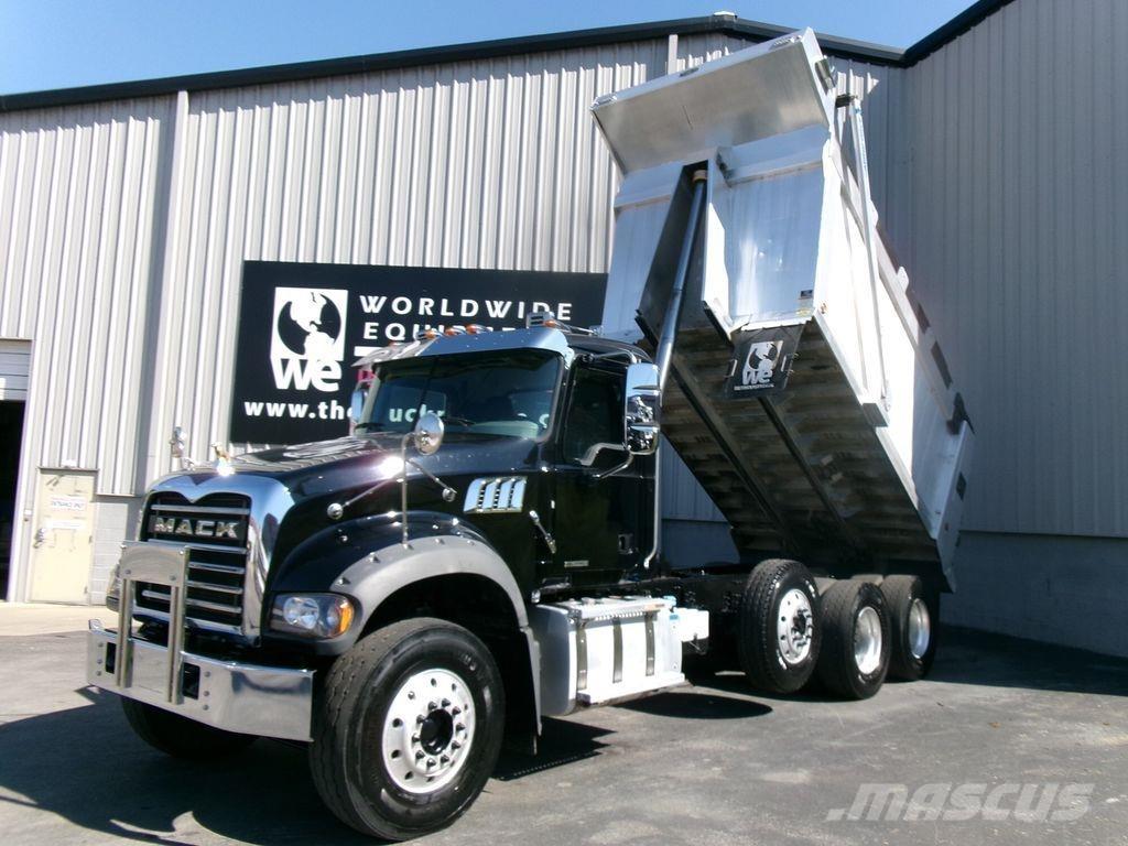 Mack GR64F ダンプ