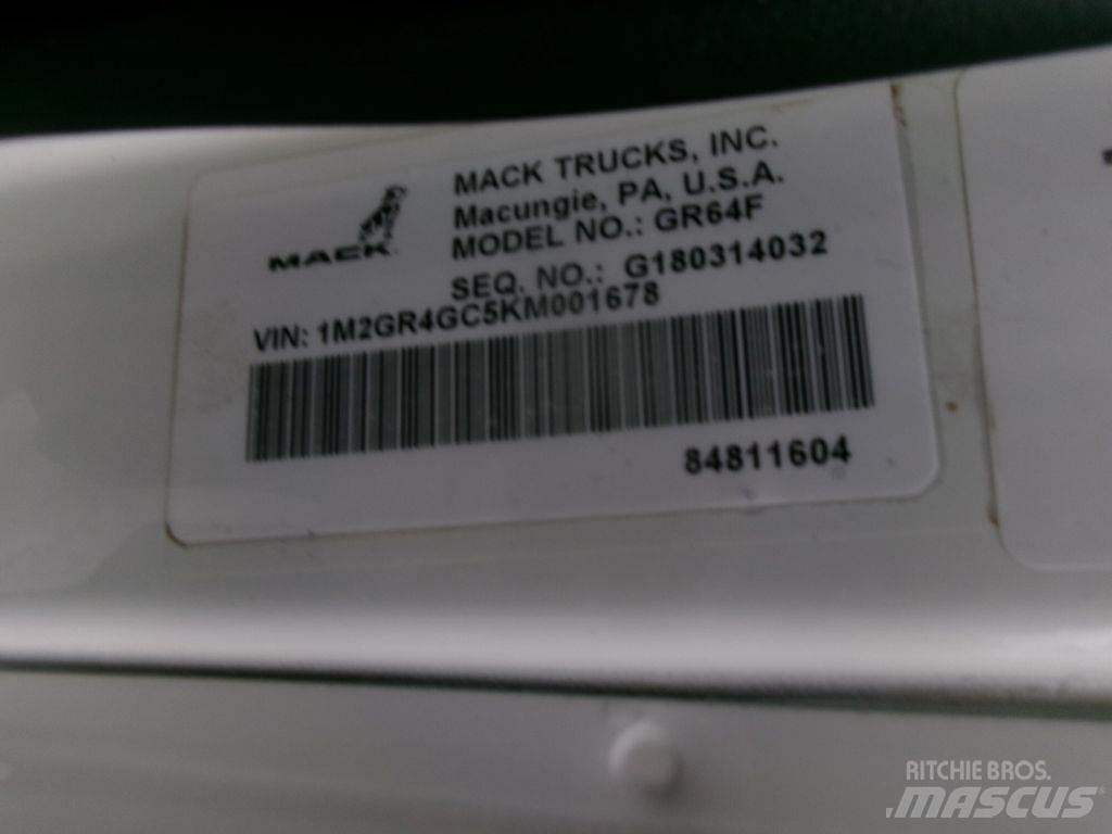 Mack GU713 ダンプ