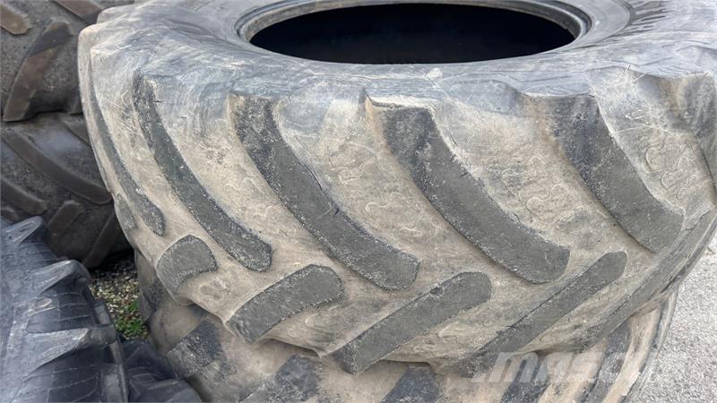 BKT 710/75R42 タイヤ、ホイル、リム