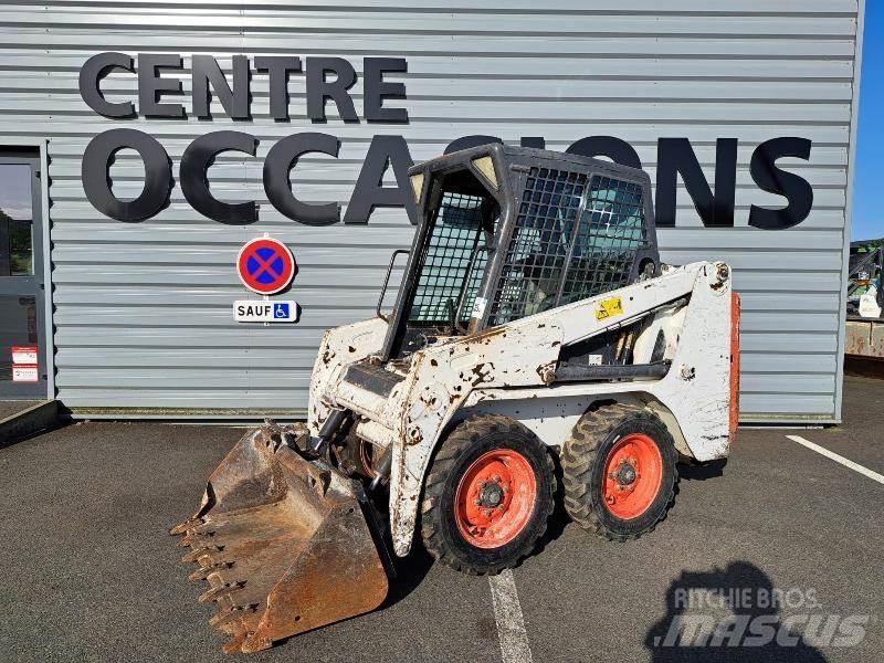 Bobcat S100 スキッドステアローダー