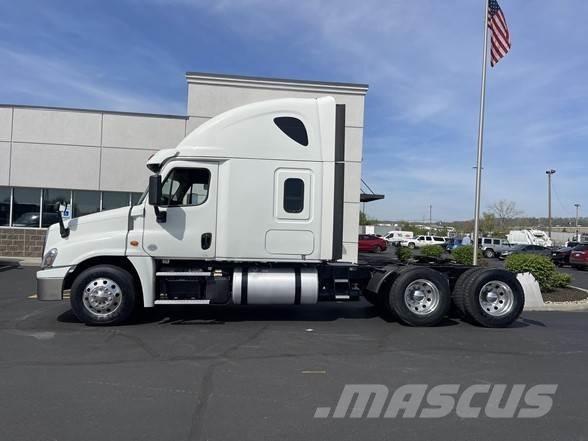 Freightliner CASCADIA 116 中古トラクターヘッド | トレーラーヘッド